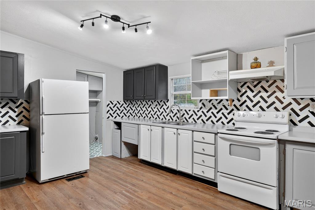 Quiet Forest 07 - Residential