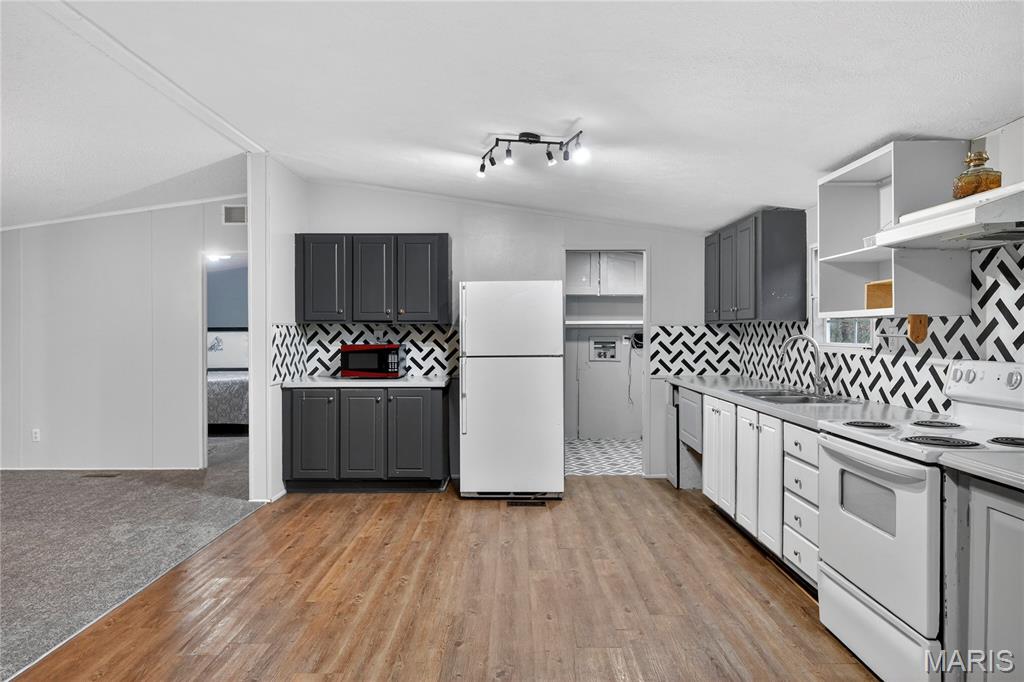 Quiet Forest 07 - Residential