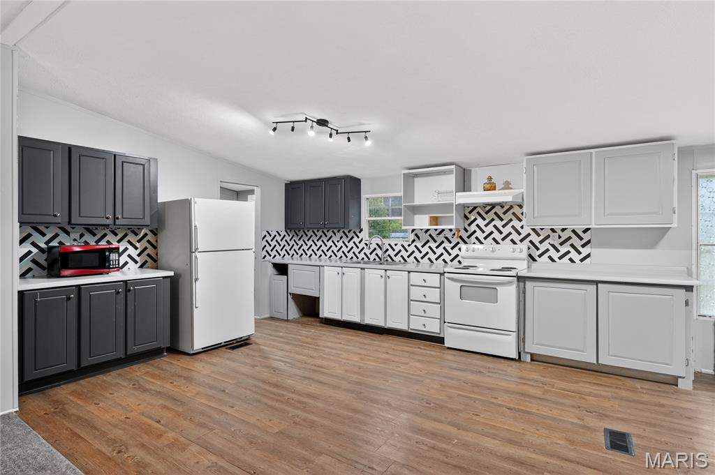 Quiet Forest 07 - Residential