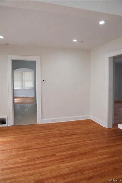 Tiny photo for 3207 Elsworth pl Place, Bel Ridge, MO 63121 (MLS # 26018268)