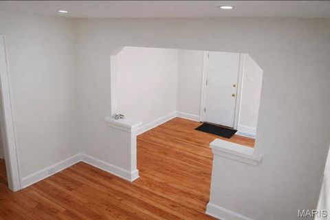 Tiny photo for 3207 Elsworth pl Place, Bel Ridge, MO 63121 (MLS # 26018268)