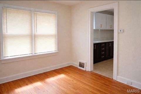 Tiny photo for 3207 Elsworth pl Place, Bel Ridge, MO 63121 (MLS # 26018268)