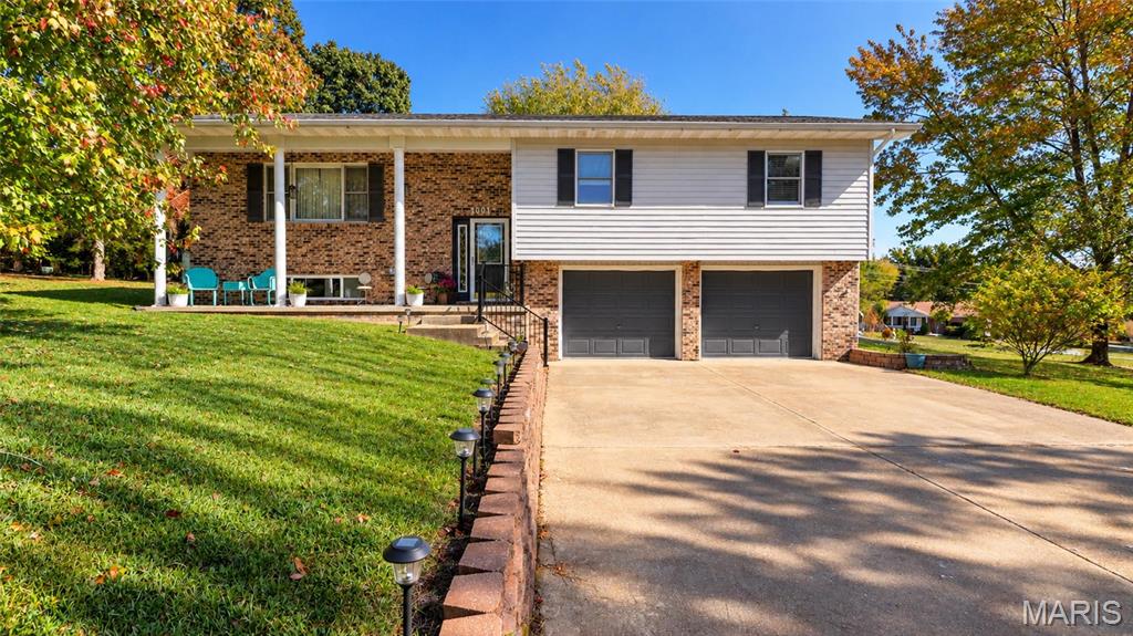 Photo of 1001 Cedar Ridge, Houston, MO 65483 (MLS # 26067075)