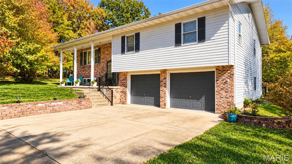 Photo of 1001 Cedar Ridge, Houston, MO 65483 (MLS # 26067075)