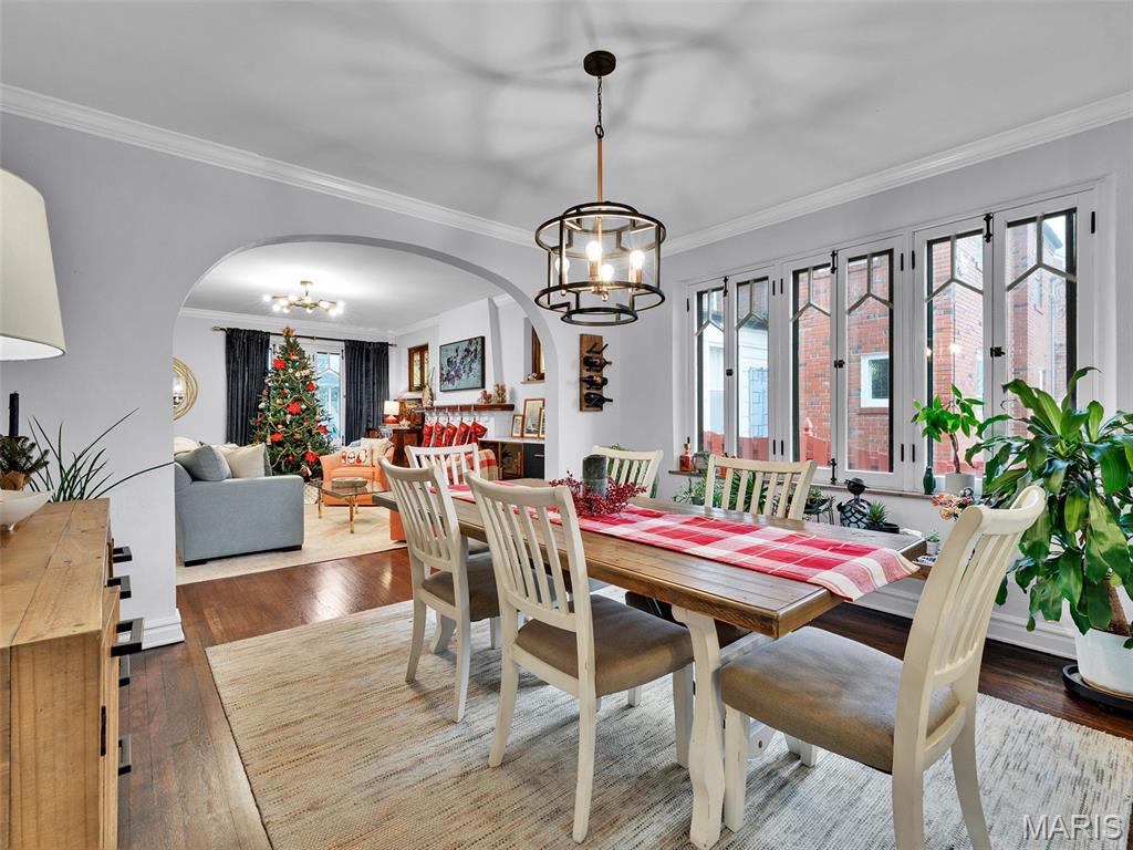 7217 Shaftesbury Avenue