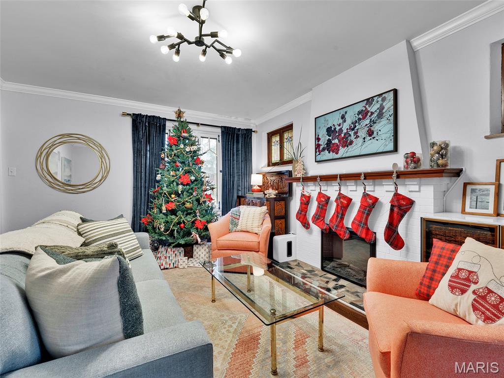 7217 Shaftesbury Avenue