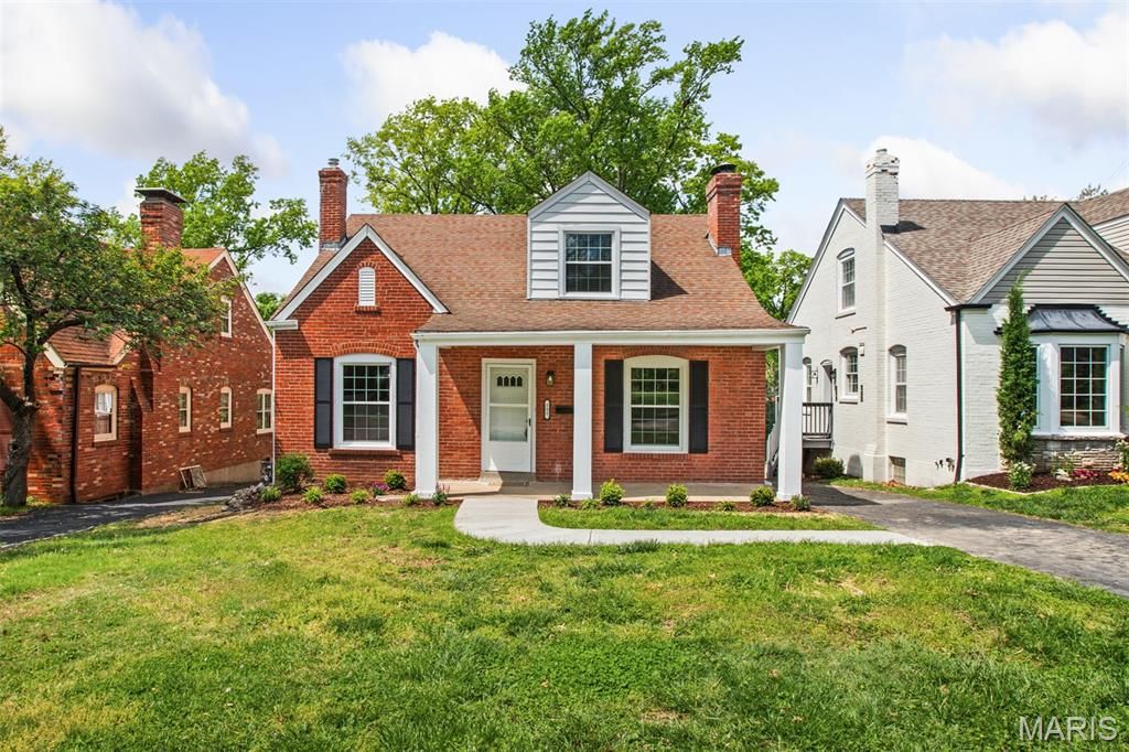 Photo of 553 Westview Drive, University City, MO 63130 (MLS # 26023269)