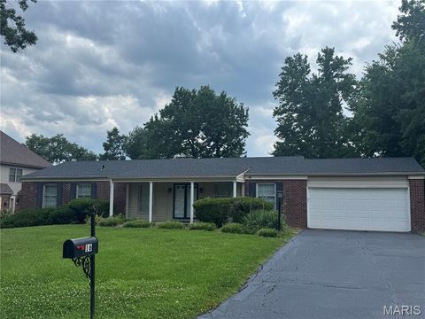 Photo of 16 Morwood Lane, Creve Coeur, MO 63141 (MLS # 26045355)