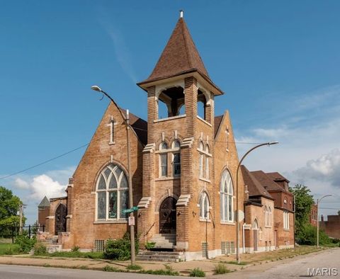Photo of 1524 E Grand Boulevard, St Louis, MO 63107 (MLS # 26031176)