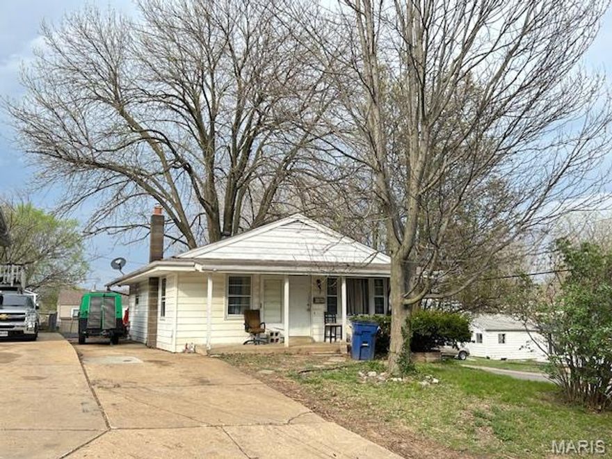 Charming 2-bedroom, 1-bath home in the highly-rated Pattonville School District! This well-maintained residence offers a fantastic opportunity for an investor. The home features a functional layout and great curb appeal on a quiet St. Ann street. Due to tenant occupancy, showings are limited. Please join us for an Open House on Sunday, April 12th, from 2:00 PM – 4:00 PM!