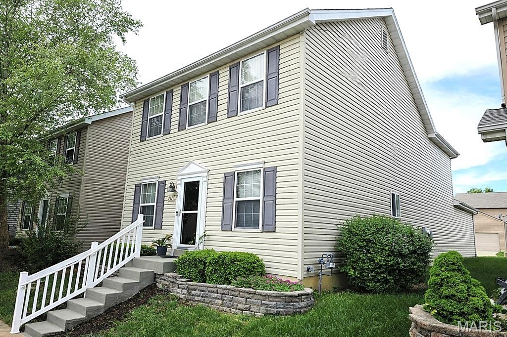 Photo of 713 Waler Drive, Lake Saint Louis, MO 63367 (MLS # 26024028)