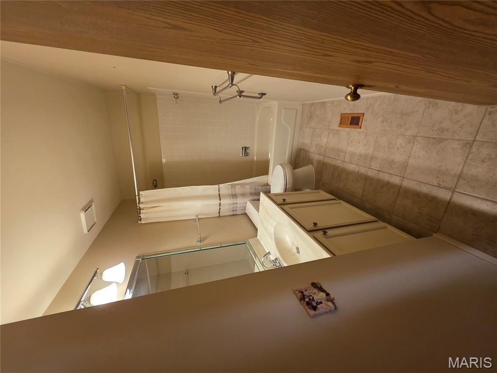 Vineyards #3 - Residential Lease