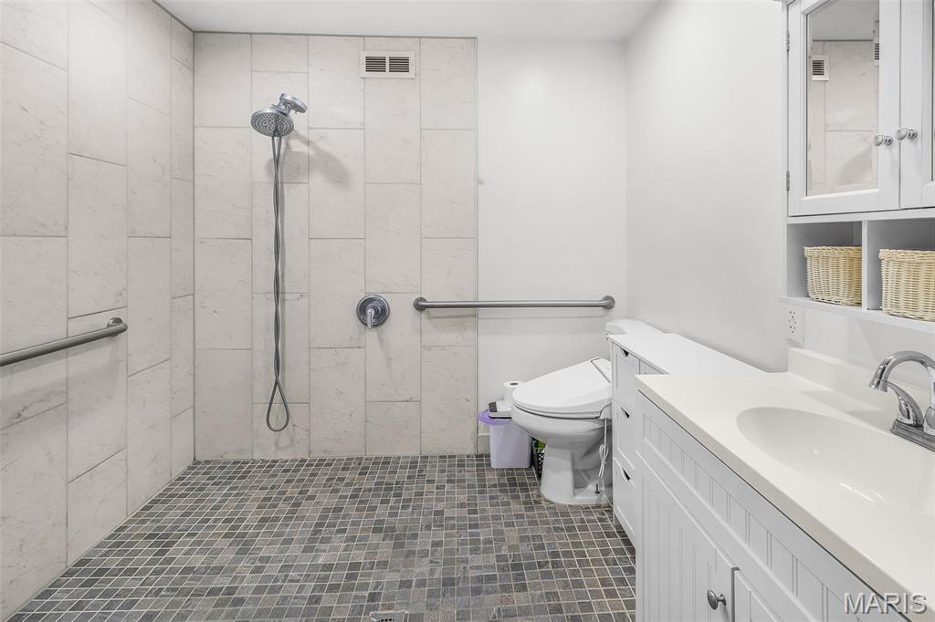 Chateau Manor - Residential