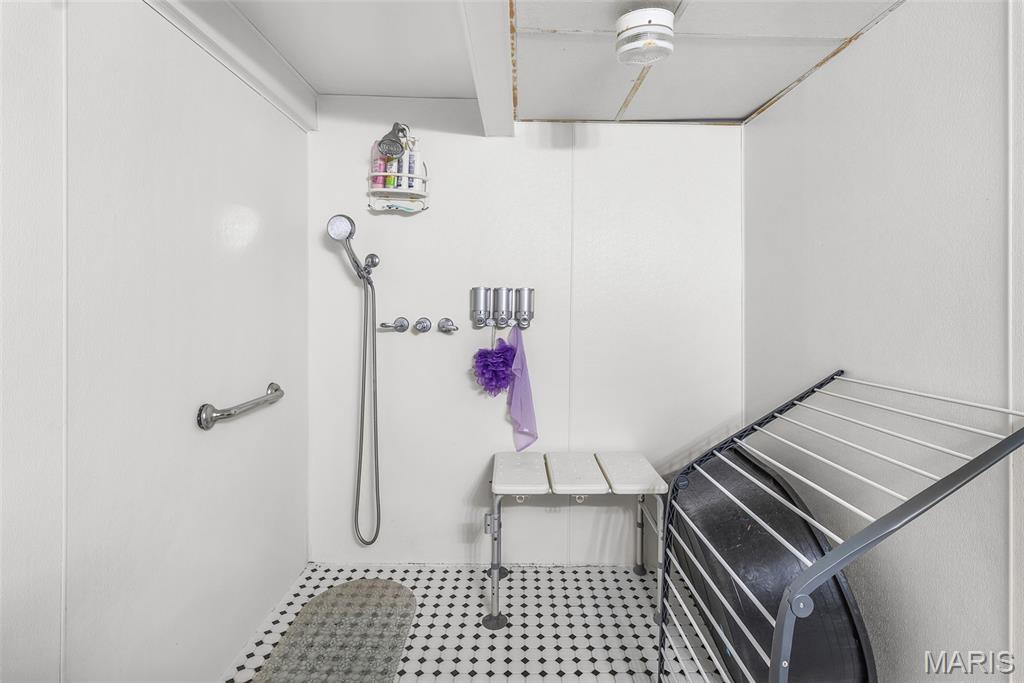 Chateau Manor - Residential