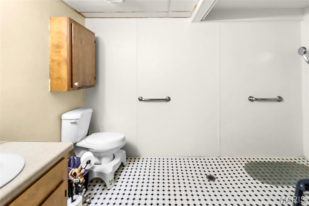 Chateau Manor - Residential