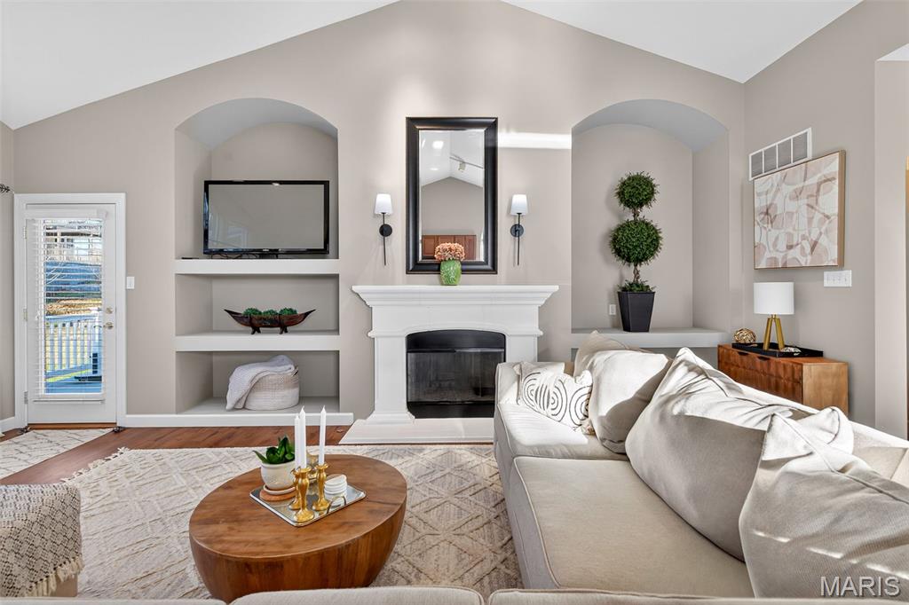 664 Bluffs View Court