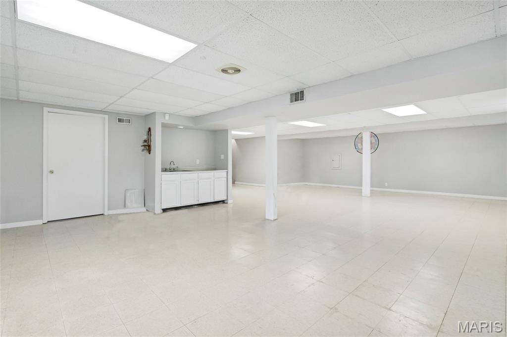 Bluff Wood Manor - Residential