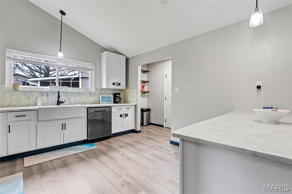 Bluff Wood Manor - Residential