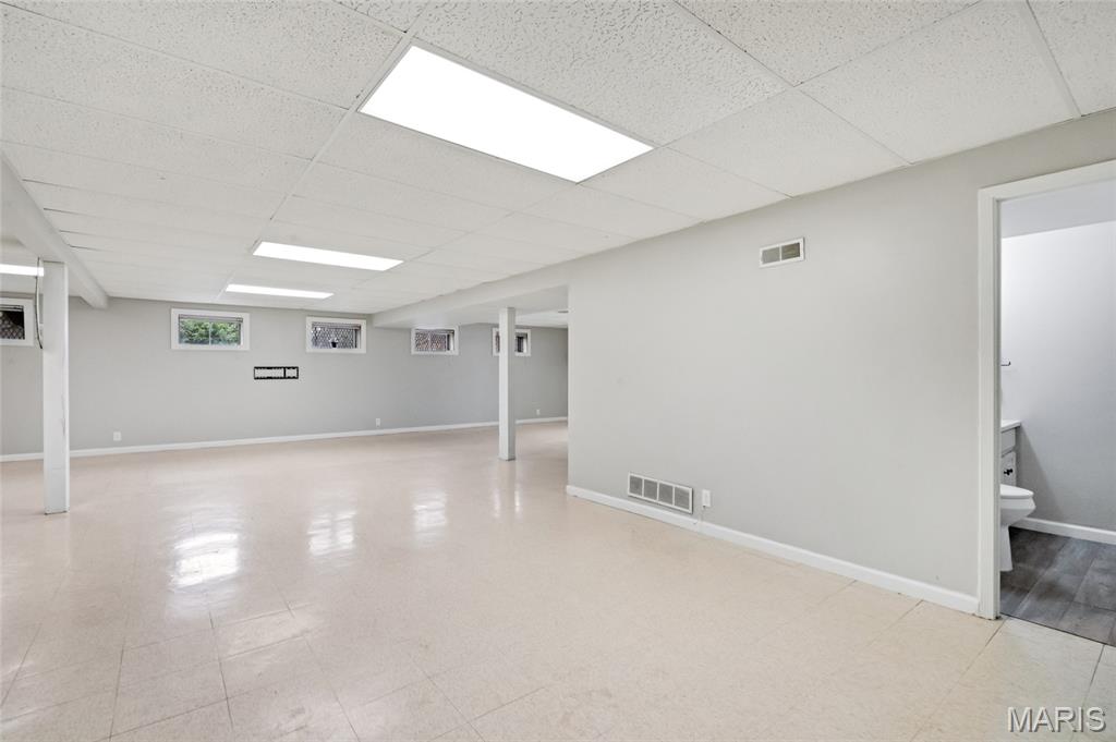 Bluff Wood Manor - Residential