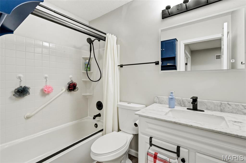 Bluff Wood Manor - Residential