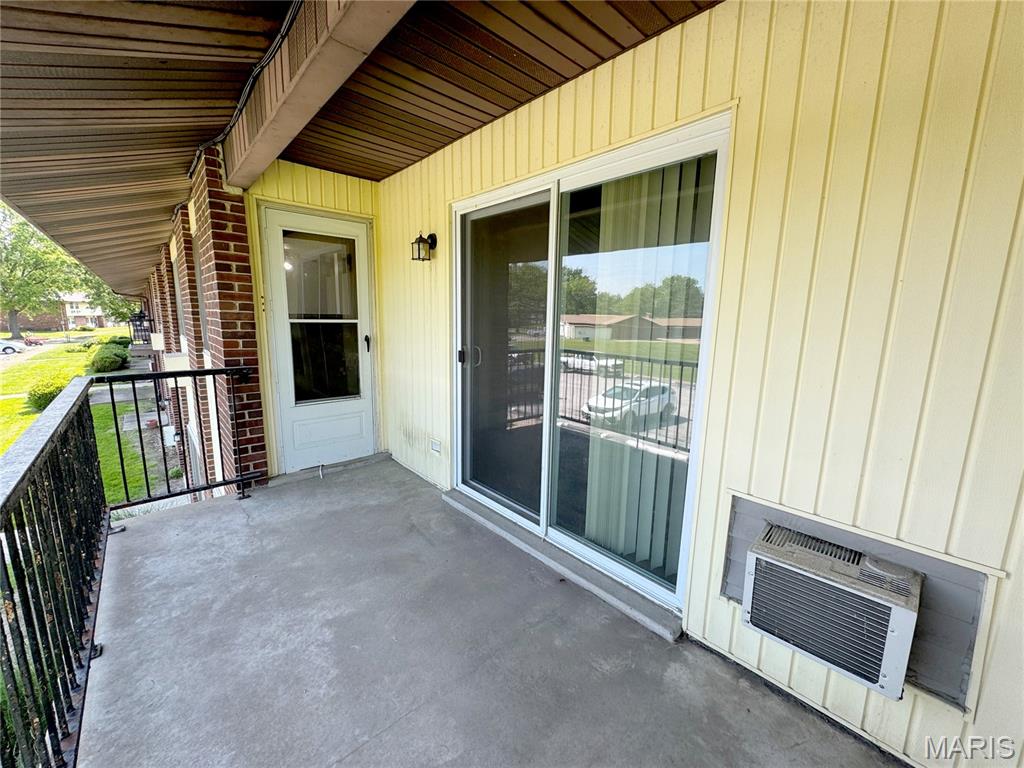 Hazelcrest Condo - Residential