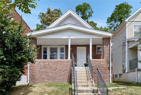 6525 Bartmer University City MO 63130