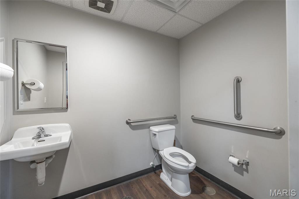 n/a - Commercial Sale