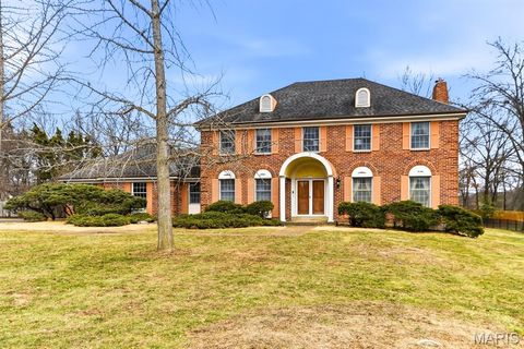 94 Meadowbrook Country Club Estate Ballwin MO 63011