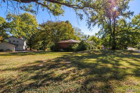 1670 Bennett Avenue St Louis MO 63122