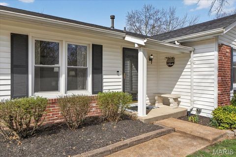 Tiny photo for 947 Bellestri Drive, Ballwin, MO 63021 (MLS # 26015554)