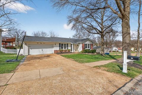 Tiny photo for 947 Bellestri Drive, Ballwin, MO 63021 (MLS # 26015554)