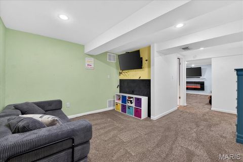 Tiny photo for 947 Bellestri Drive, Ballwin, MO 63021 (MLS # 26015554)