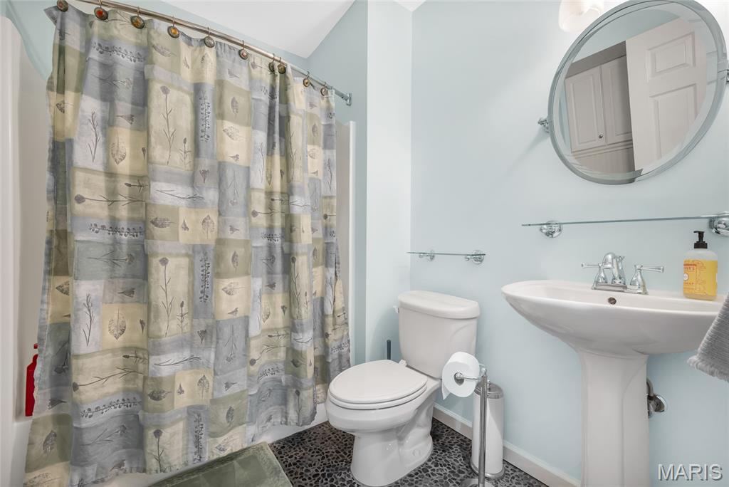 Grover, Missouri 63040, United States, 5 Bedrooms Bedrooms, ,4 BathroomsBathrooms,Residential,Active,167179