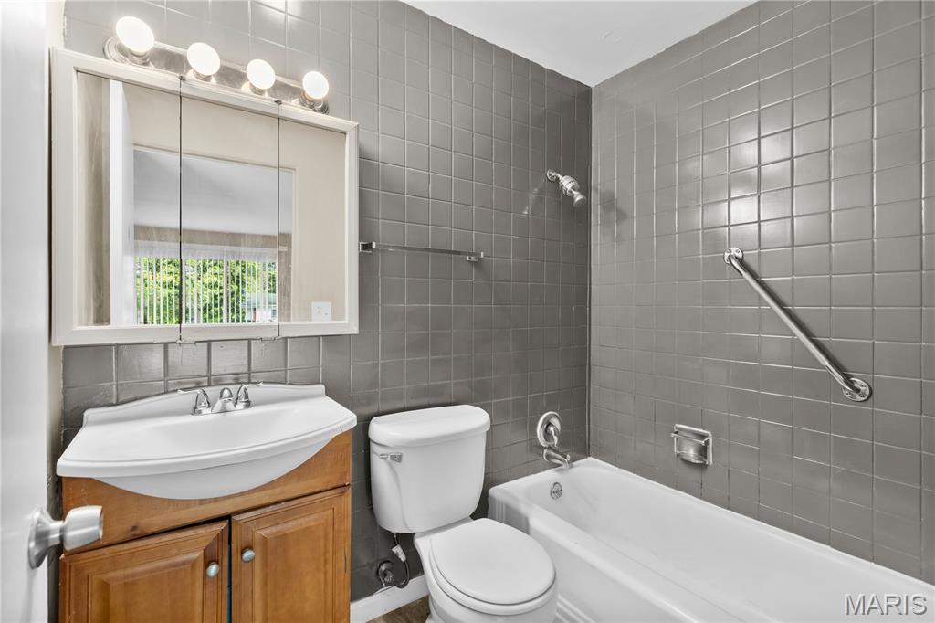 Robinwood 7 - Residential