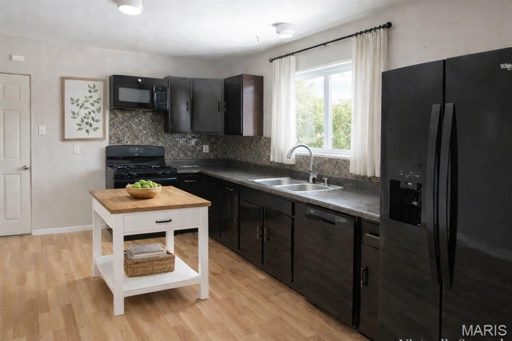 Hazel-Woods 4 - Residential