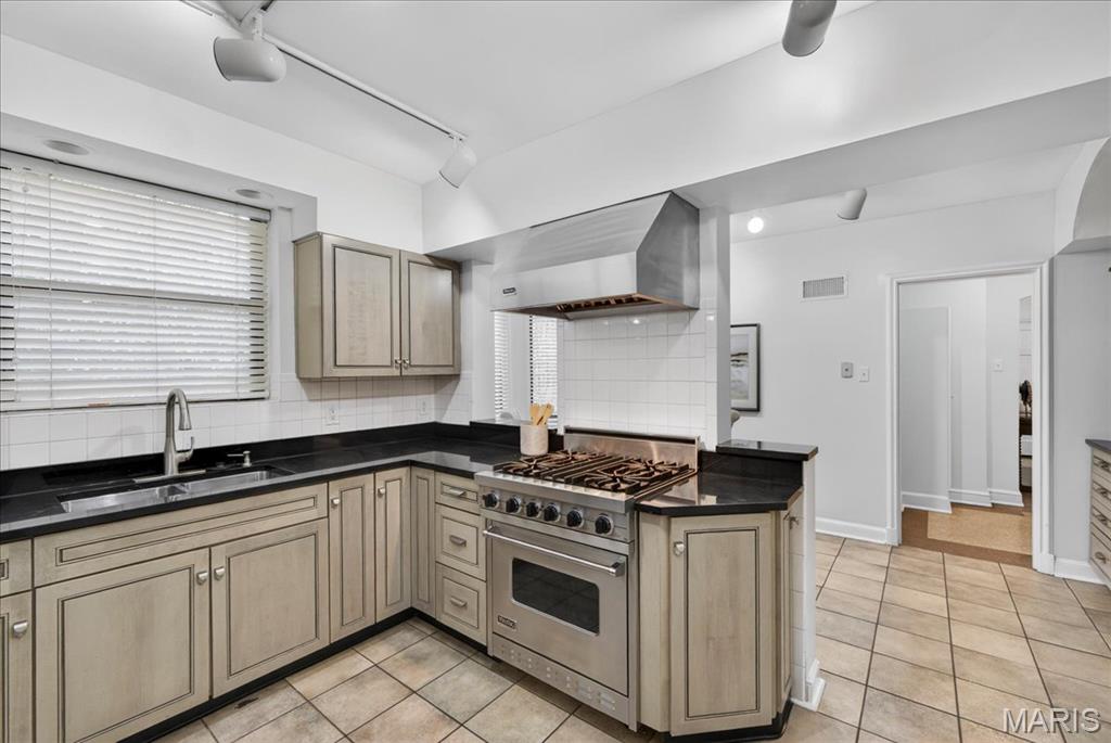 7508 York Drive Condo - Residential