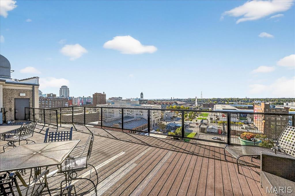 Lofts/2020 Washington - Residential