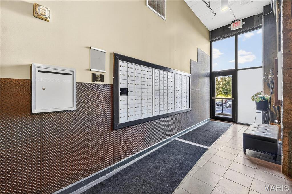 Lofts/2020 Washington - Residential