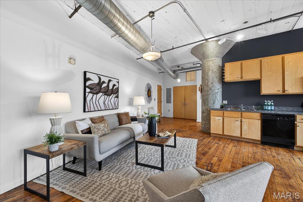 Lofts/2020 Washington - Residential