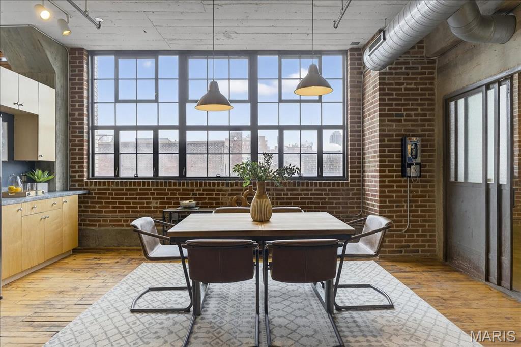 Lofts/2020 Washington - Residential