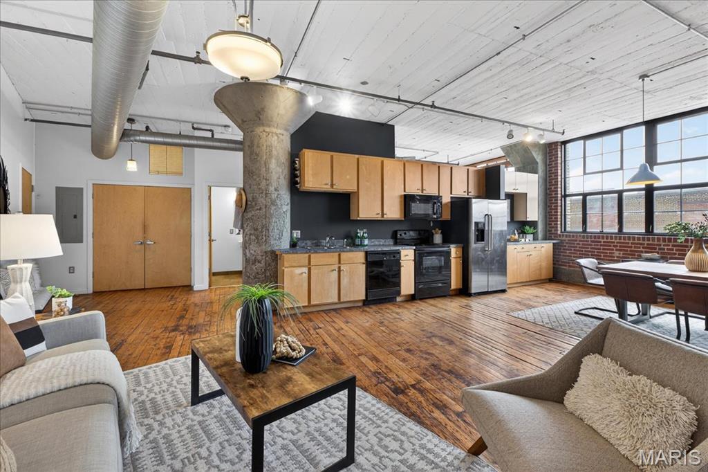 Lofts/2020 Washington - Residential