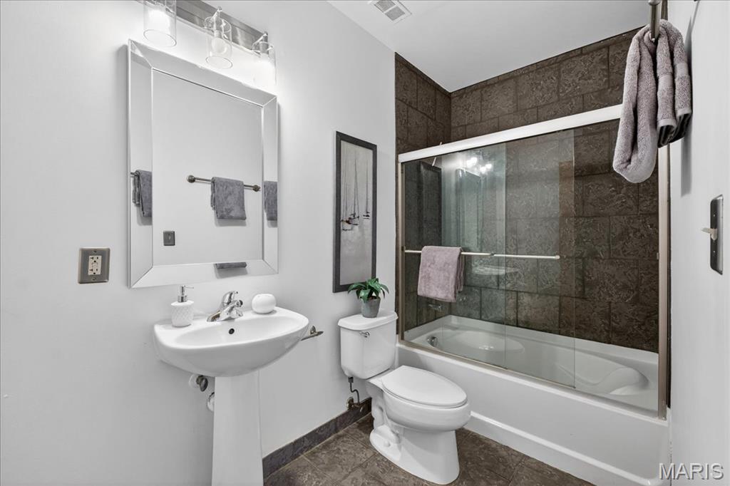 Lofts/2020 Washington - Residential