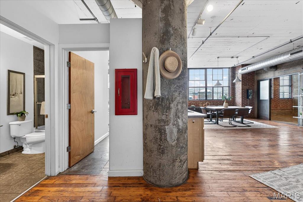 Lofts/2020 Washington - Residential