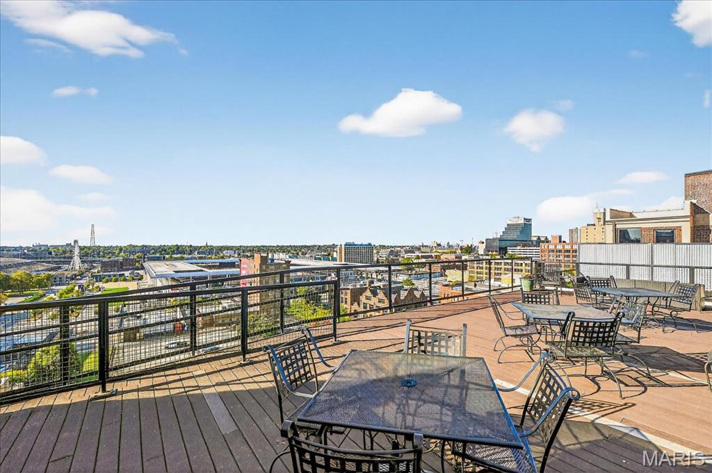 Lofts/2020 Washington - Residential