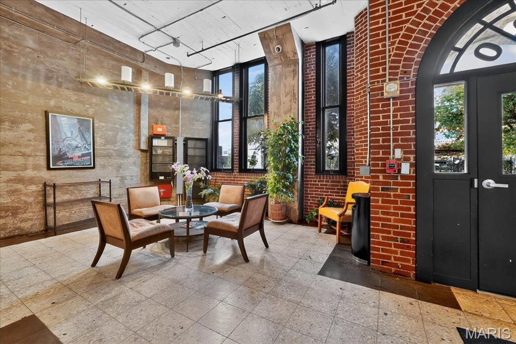 Lofts/2020 Washington - Residential