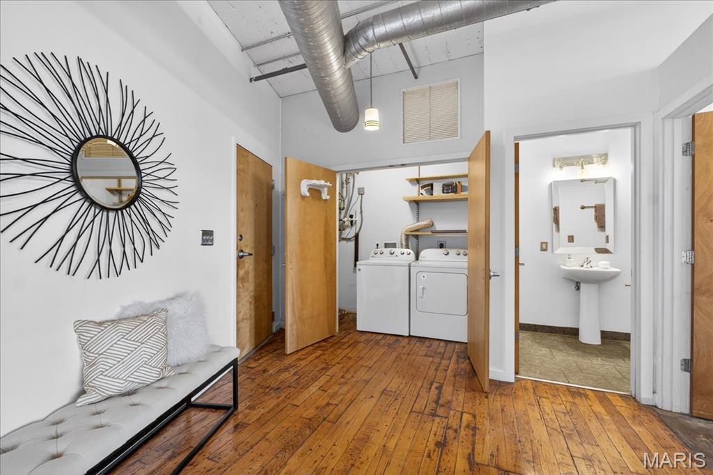 Lofts/2020 Washington - Residential