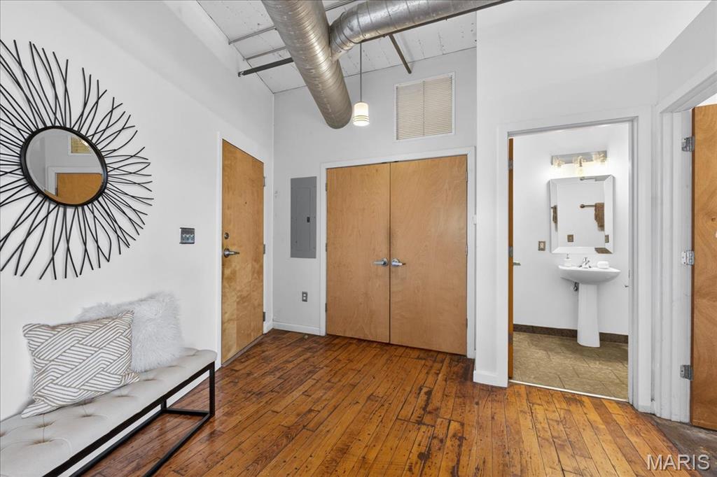 Lofts/2020 Washington - Residential