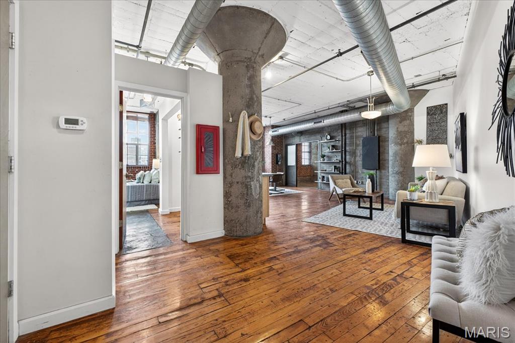 Lofts/2020 Washington - Residential