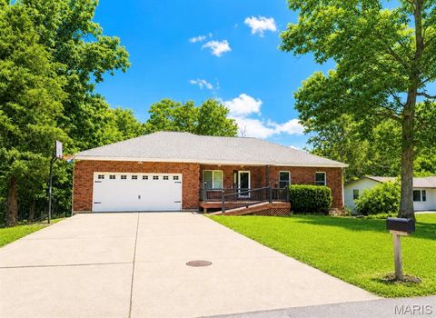Photo of 10557 Fairway Drive, Foristell, MO 63348 (MLS # 26034380)