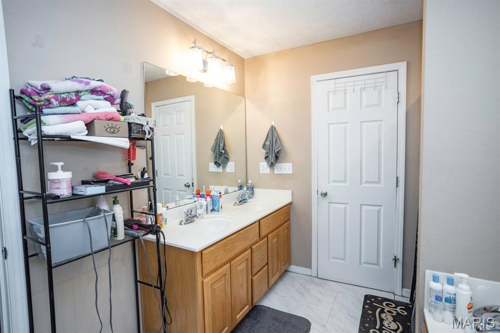 Thousand Hills - Residential